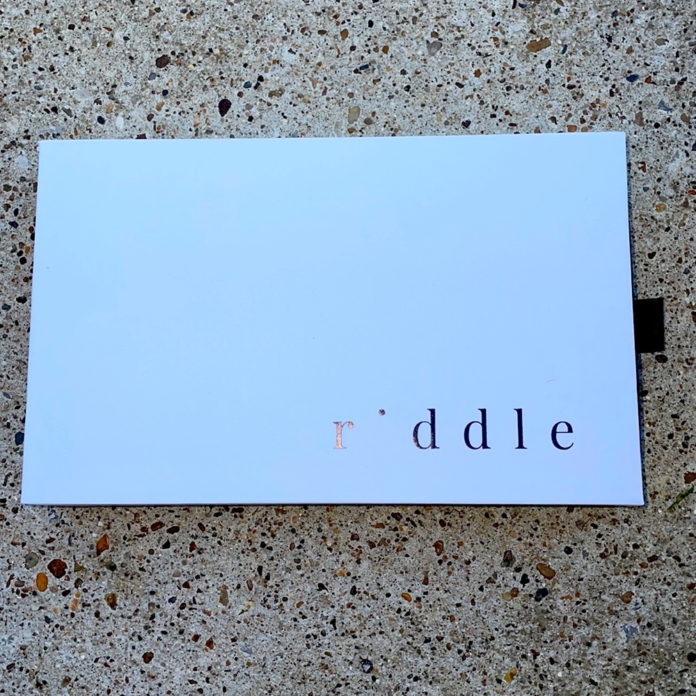 Riddle sample roll on perfume